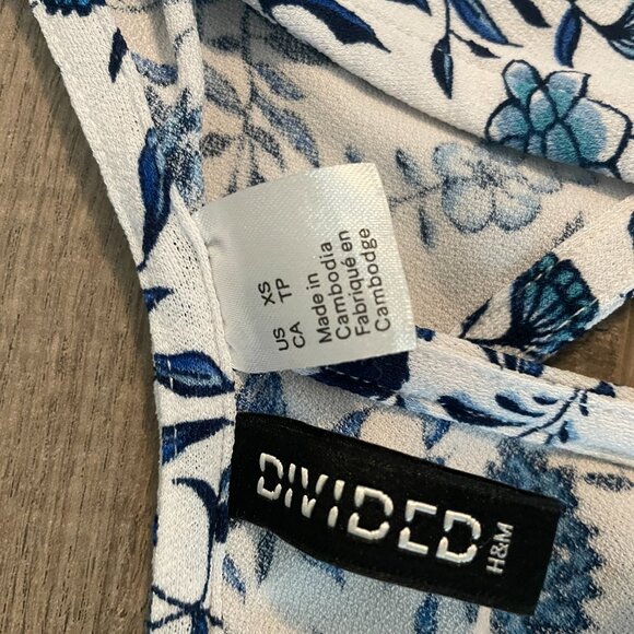 DIVIDED (H&M) | XS | White/Blue Crop Top - Picture 4 of 5